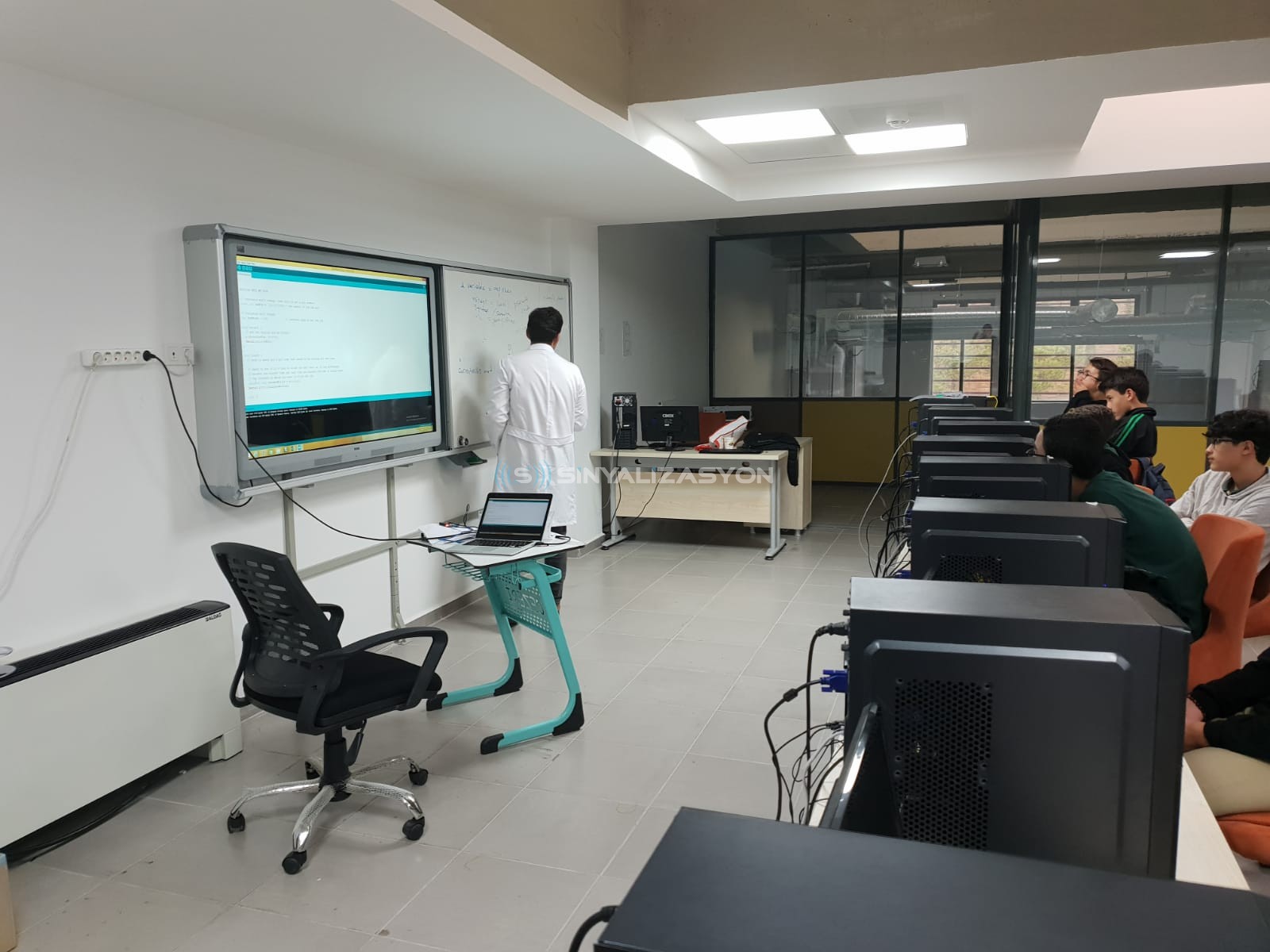 نساهم في تطوير المهندسين الجدد